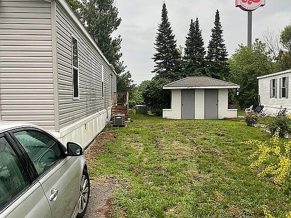 3rd image of 5318 Village Dr SW