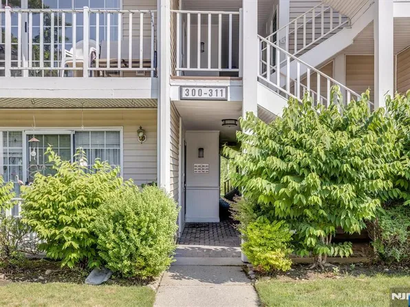 308 Linden St Unit H-3, Mahwah, NJ 07430