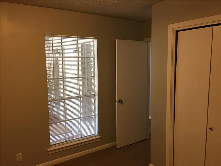 1910 Westridge Dr #B — Photo 13