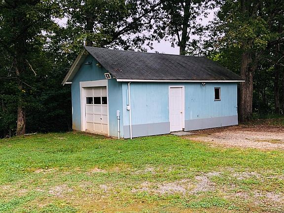 3rd image of 3824 Whispering Ln