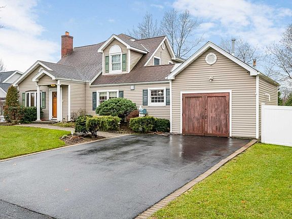2nd image of 16 Willow Ln