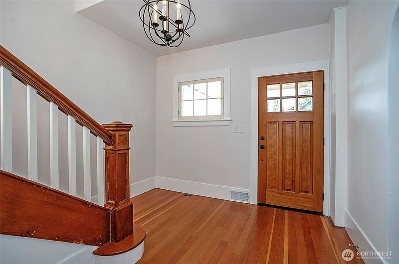 4th image of 3901 N Mullen Street