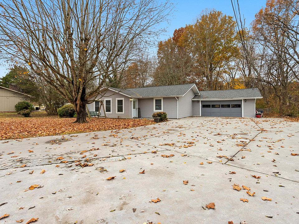 1st image of 145 Brook Dr NW