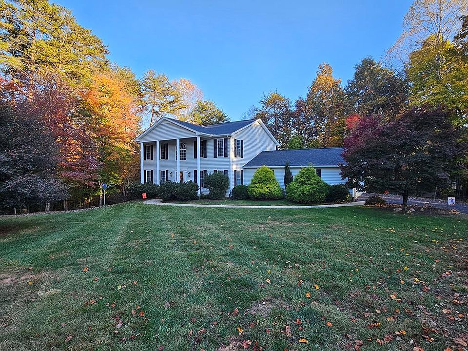 1st image of 200 Foxberry Ln