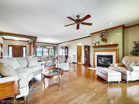 2nd image of 310 Eastwood Dr