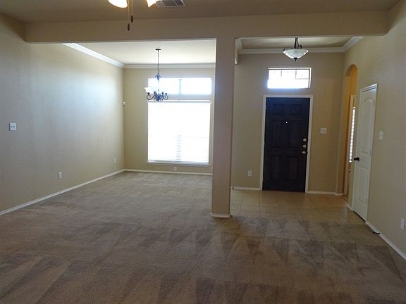 2nd image of 405 Willow Creek Dr