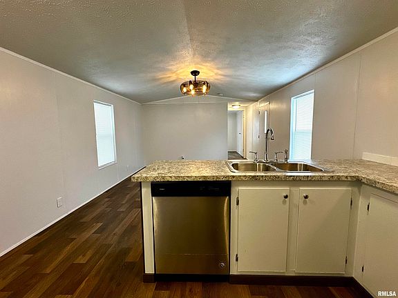 5th image of 806 & 808 Boyd St
