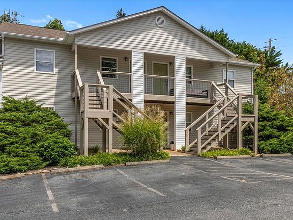 3rd image of 18 Bearwood Dr #18E