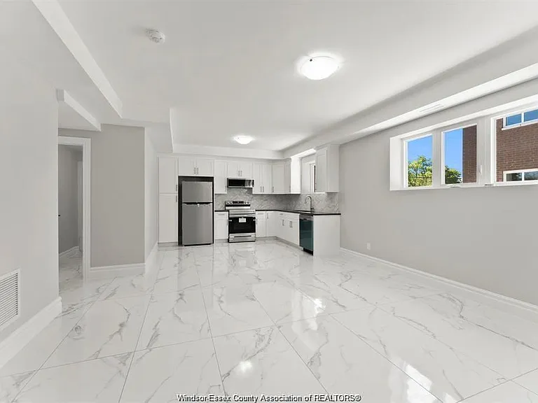 2280 Daytona Ave #C — Photo 3