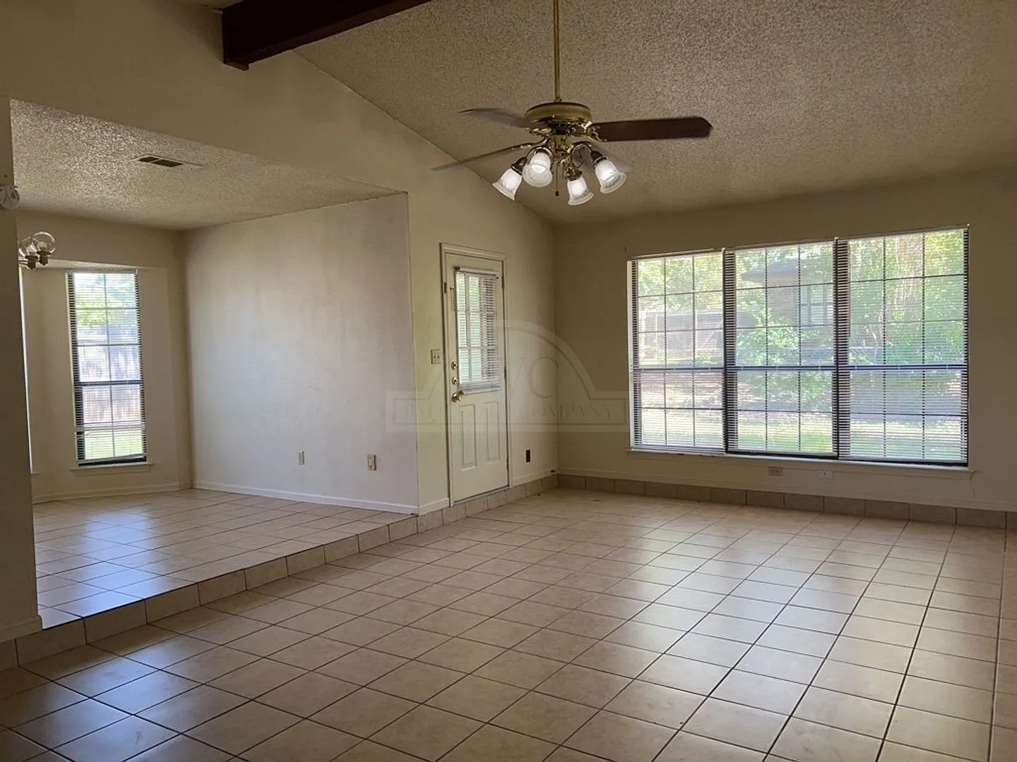 111 Nancy, Killeen — Photo 2