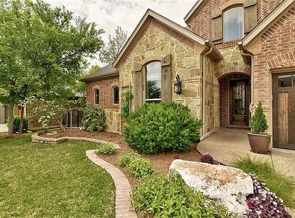 2nd image of 2268 Park Place Cir