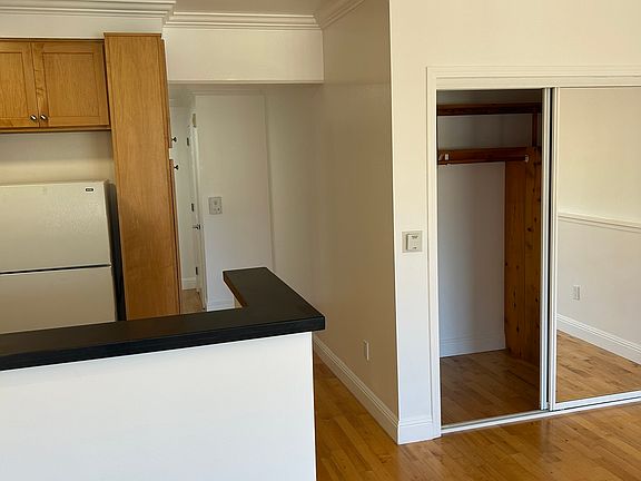 5th image of 1738 Haight St APT 303