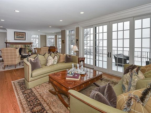 4th image of 21440 Avalon Dr