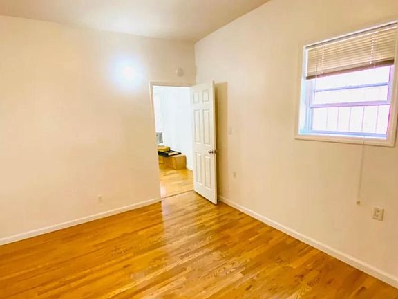 5th image of 44 Bay 17th St #1