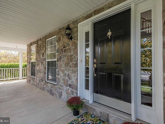 2nd image of 42813 Vestals Gap Dr