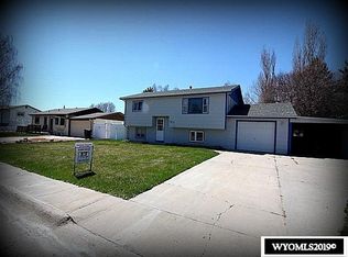 3618 Bighorn St, Torrington, WY 82240