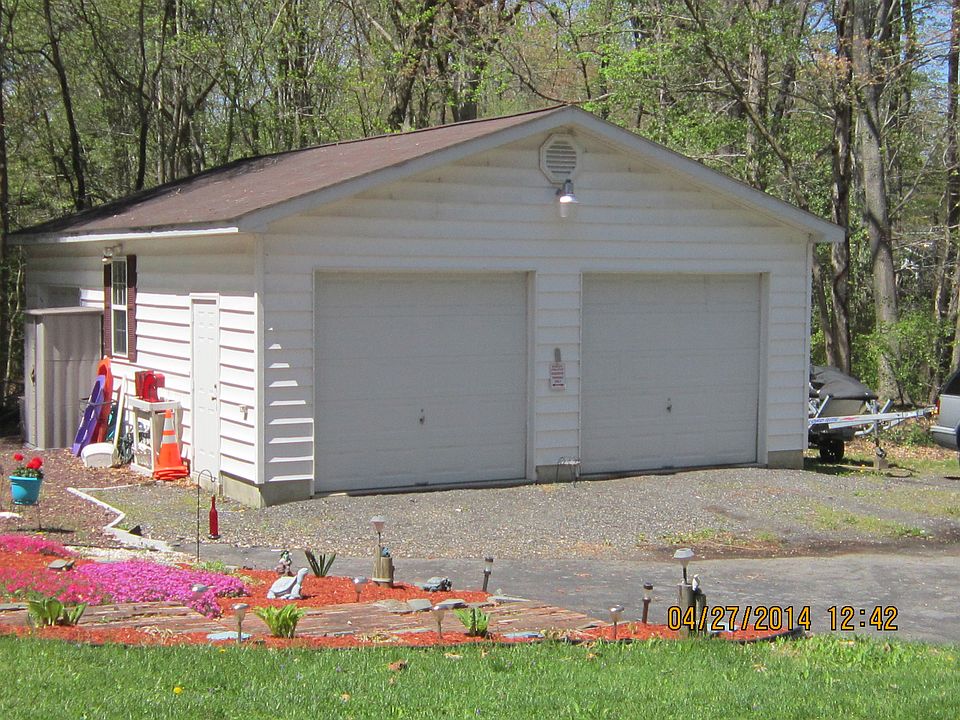 2nd image of 3341 Holland Cliffs Rd