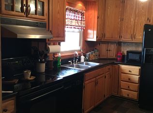454 Walnut Dr, Cedar Bluff, VA 24609