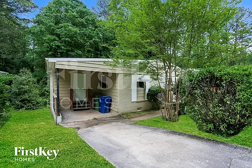727 Alfred Rd NW Photo 1