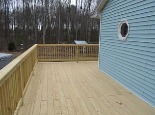 14 Silver Fox Ln, East Longmeadow, MA 01028