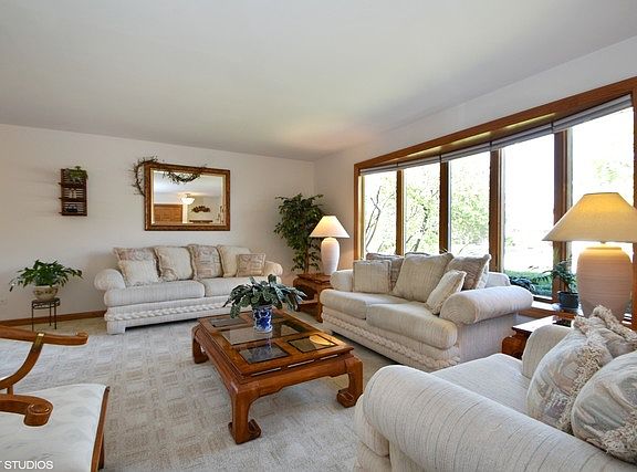 3rd image of 8403 Budingen Ln