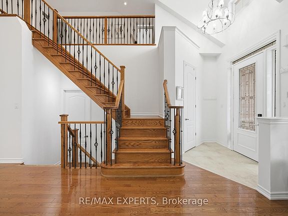 5th image of 11 Collier Cres