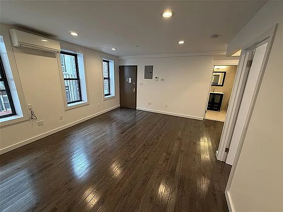 2nd image of 39 Mott St #4RH