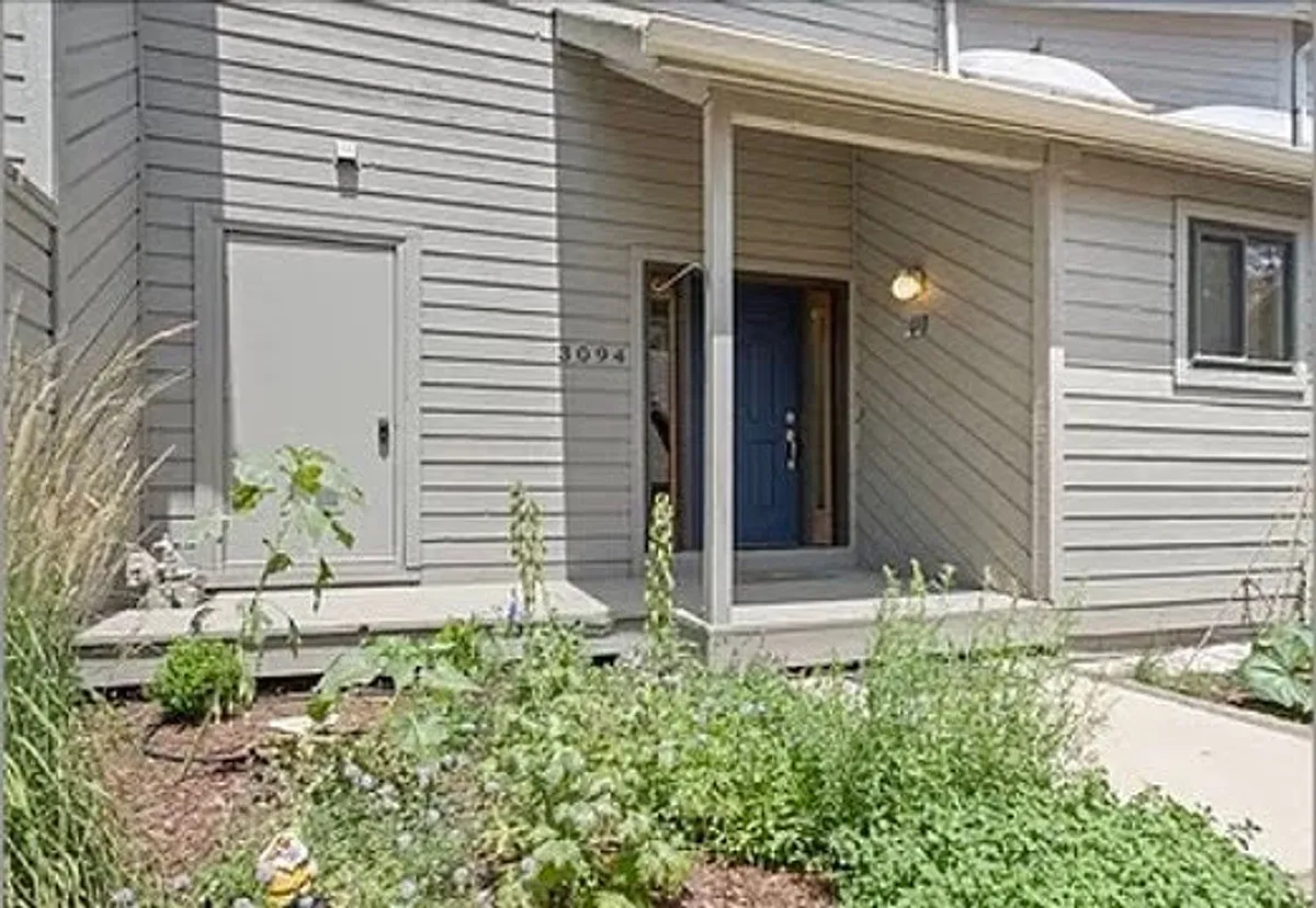 Building Photo - 3094 Edison Ct
