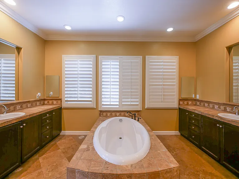 8203 Soft Winds Dr — Photo 18
