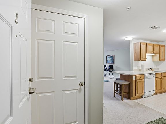 2nd image of 10 Vista Ridge Drive #2