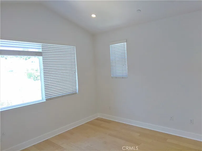 6300 Honolulu Ave #101 — Photo 20