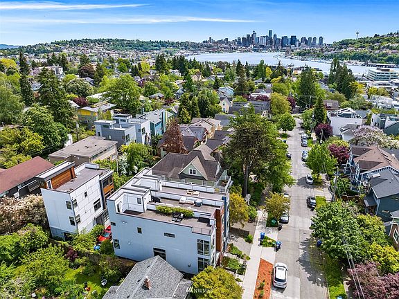 Wallingford lifestyle! You are in the heart of it!