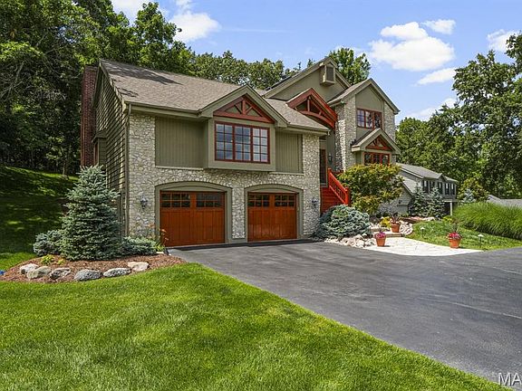 3rd image of 16627 Clayton Rd