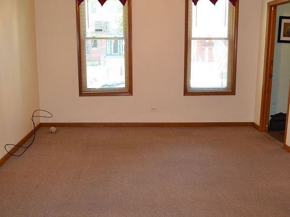 3rd image of 851 N Wood St