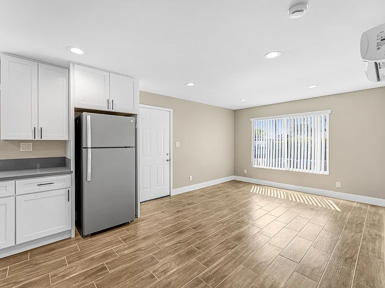 2417 W Stanford St #1 — Photo 6