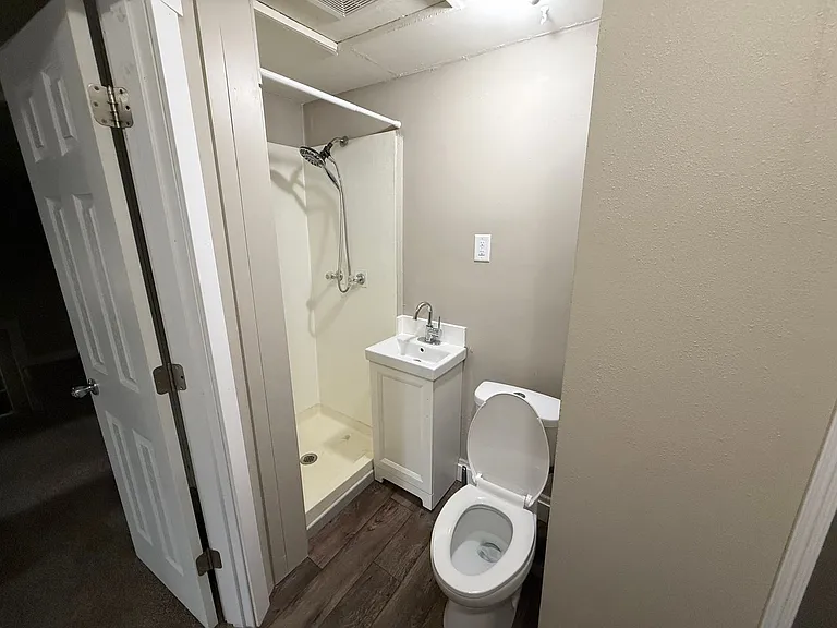 1020 Adams St — Photo 10