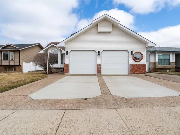 155 W Shannon Dr SE, Medicine Hat, AB T1B 4C2