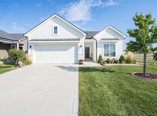 15301 Deerview Dr, Urbandale, IA 50323