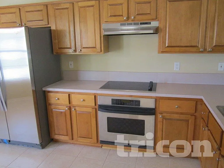 2762 Archer St — Photo 5