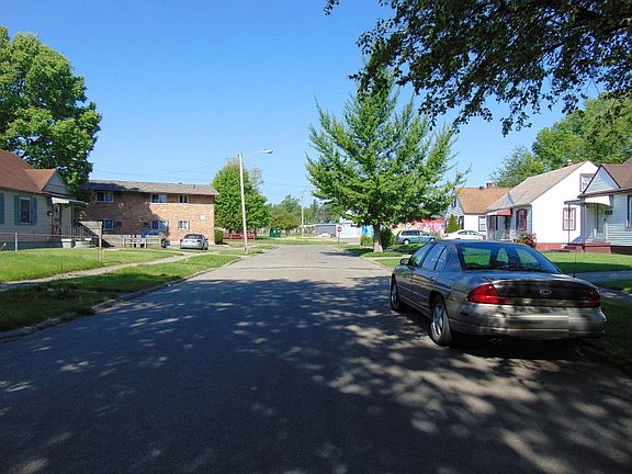 5th image of 2720 Melbourne Ave
