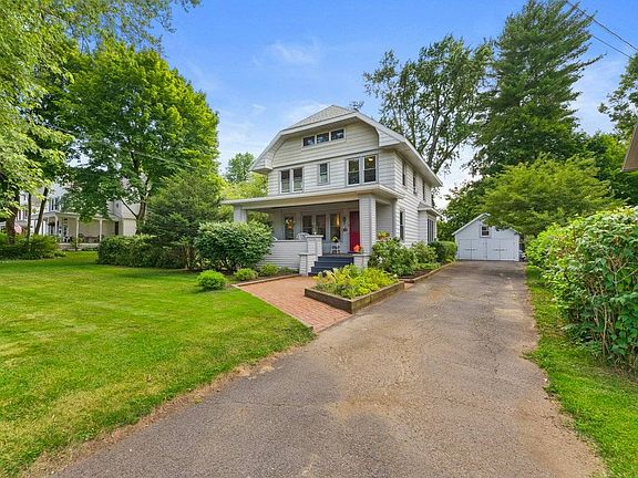 3rd image of 19 Elsmere Ave