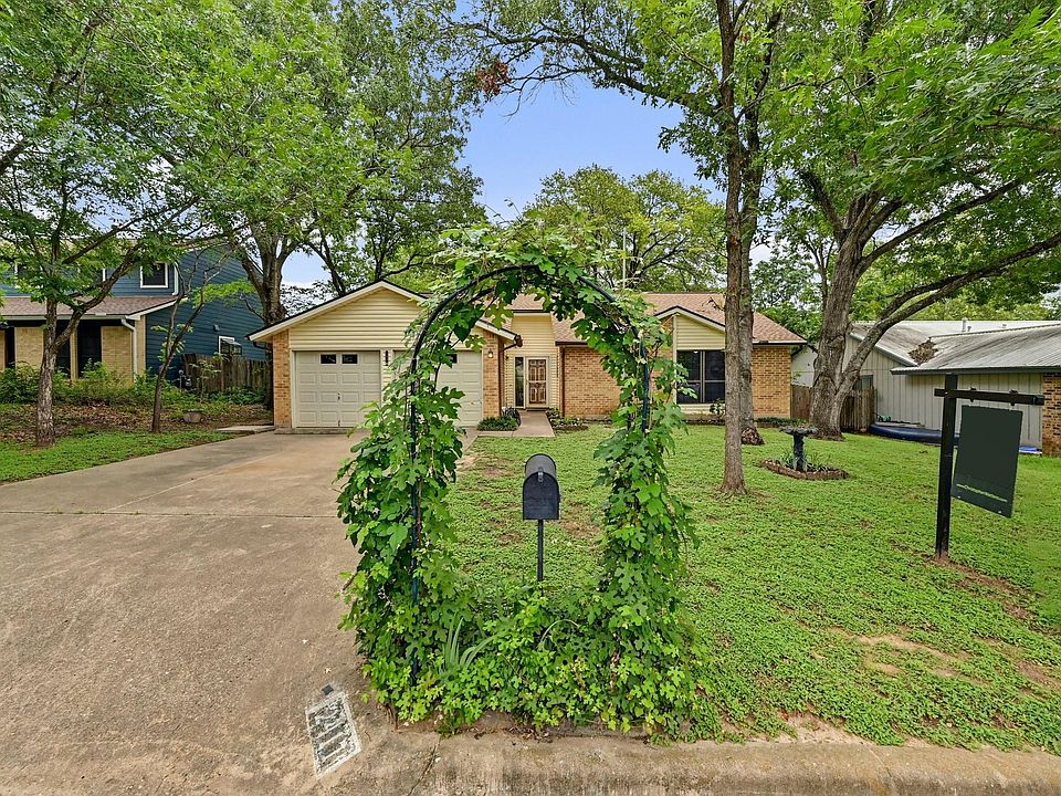 1st image of 2411 Roehampton Dr