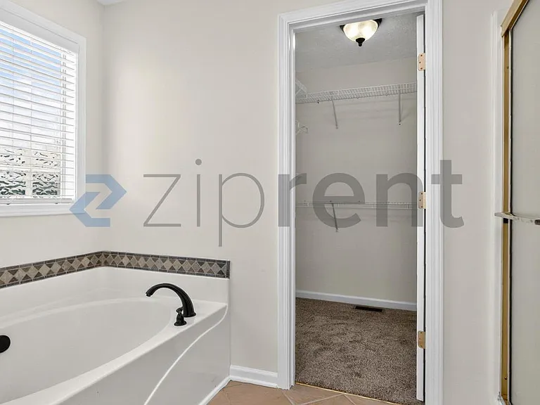 720 Rock Springs Rd — Photo 33