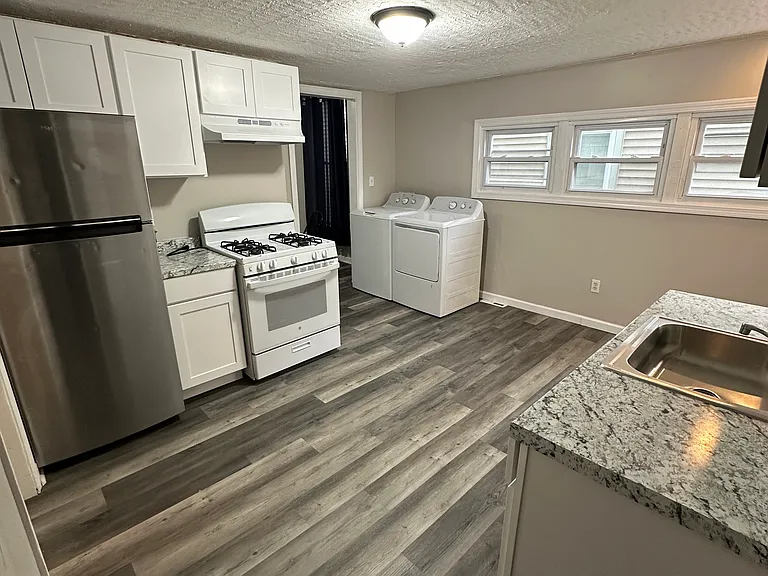 150 Plymouth St #1 — Photo 1