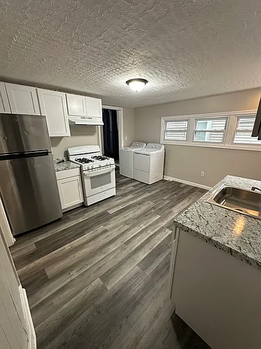 150 Plymouth St #1 Photo 1