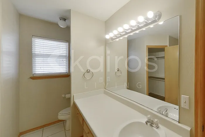 1129 NE 8th St — Photo 14