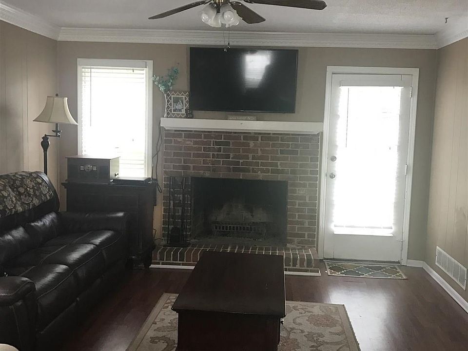 2nd image of 113 Palace Green Ct