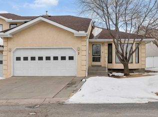 200 Sandstone Dr NW #2, Calgary, AB T3K 4N7