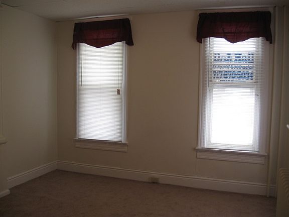 839 W Princess St 2 002_11142014