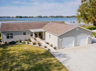 1051 Chapman Lake Dr, Warsaw, IN 46582